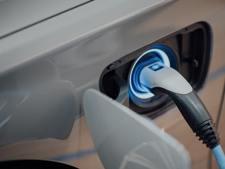 Voiture électrique en charge